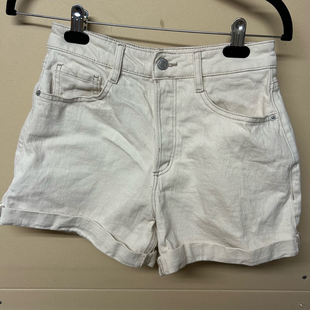 2/$20❤️- SHORTS| Women’s Dynamite Jean shorts size 26 (snug, like an XS)